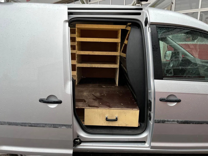Kis furgon Volkswagen Caddy: 10 kép.