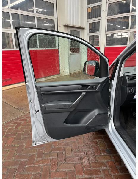 Kis furgon Volkswagen Caddy: 13 kép.