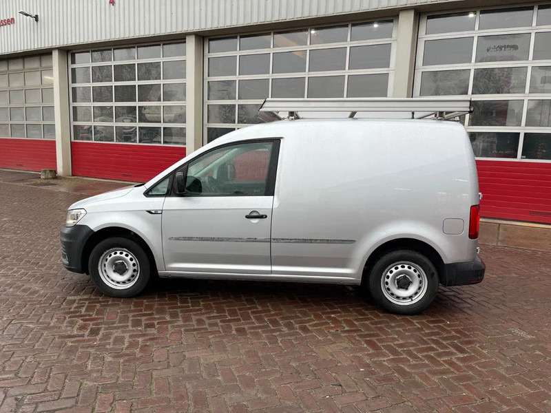 Kis furgon Volkswagen Caddy: 7 kép.