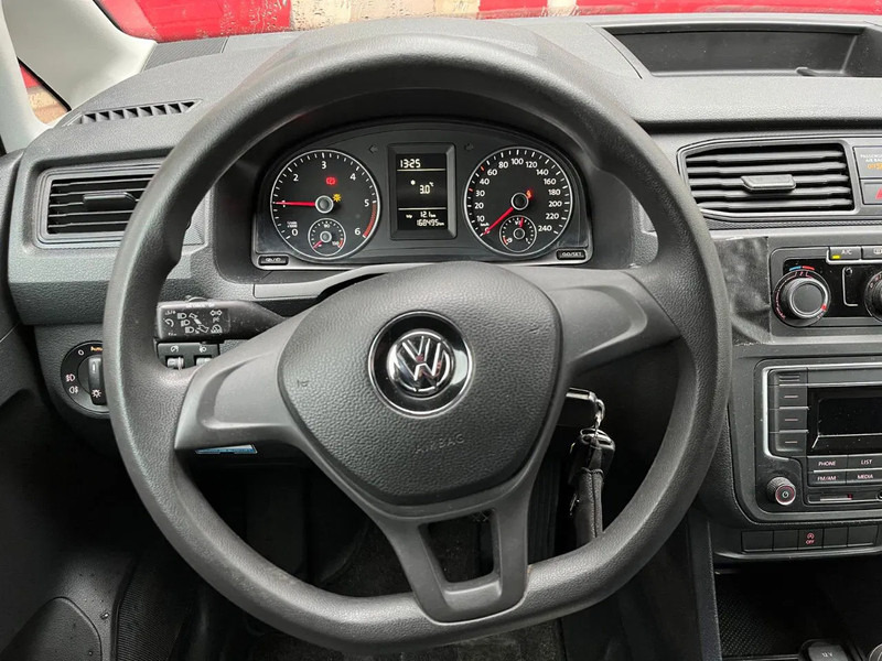 Kis furgon Volkswagen Caddy: 19 kép.