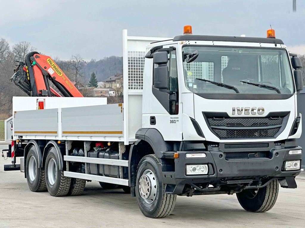 Iveco TRAKKER 360 * PRITSCHE 6,80* PK 16002 B+FUNK*6x4 - Darus autó, Platós teherautó: 3 kép. Iveco TRAKKER 360 * PRITSCHE 6,80* PK 16002 B+FUNK*6x4 - Darus autó, Platós teherautó: 3 kép.