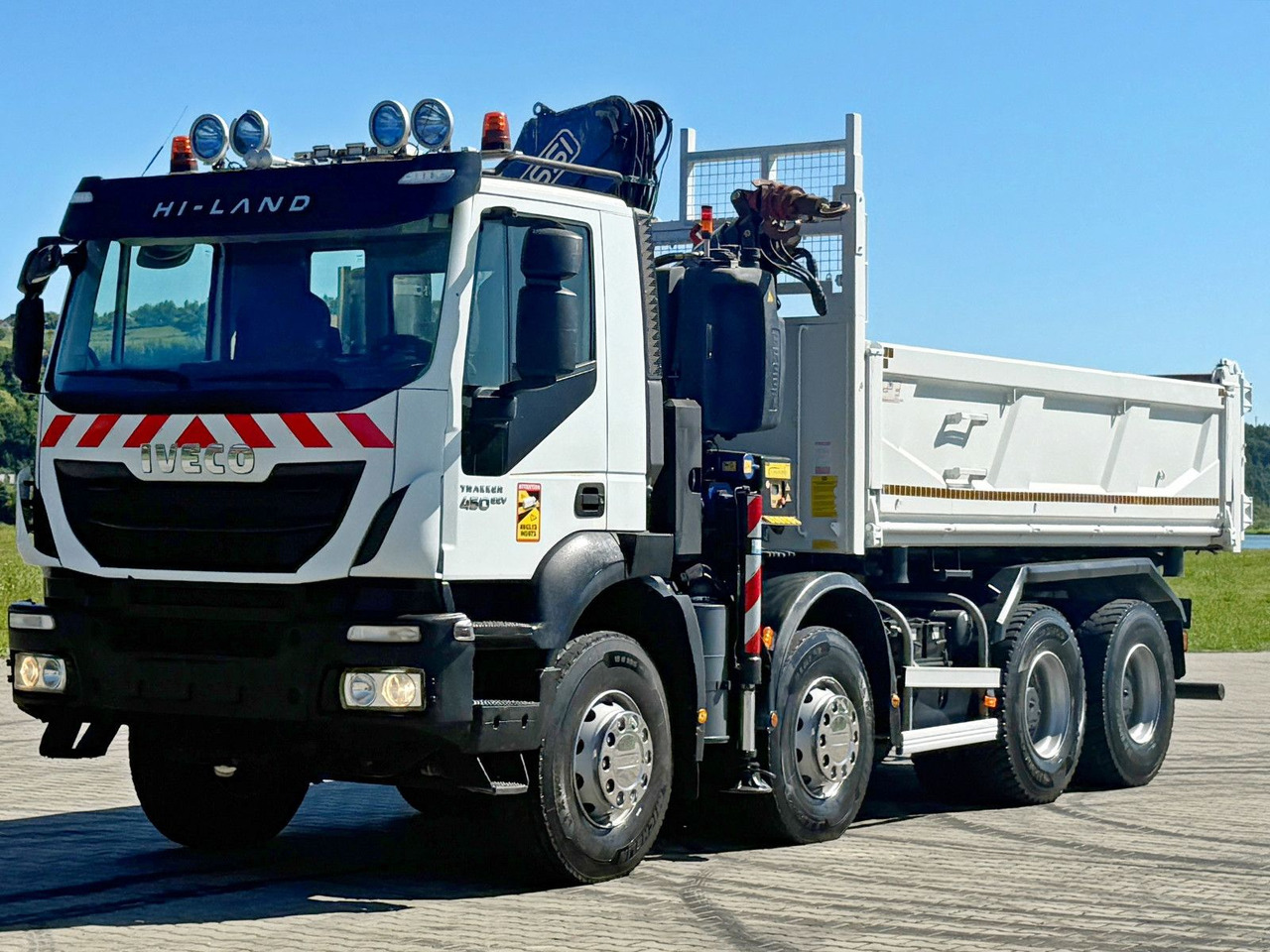 Iveco TRAKKER 450 * FASSI F215A.0.22 + FUNK / 8x4 *TOP - Billenőplatós teherautó, Darus autó: 5 kép. Iveco TRAKKER 450 * FASSI F215A.0.22 + FUNK / 8x4 *TOP - Billenőplatós teherautó, Darus autó: 5 kép.