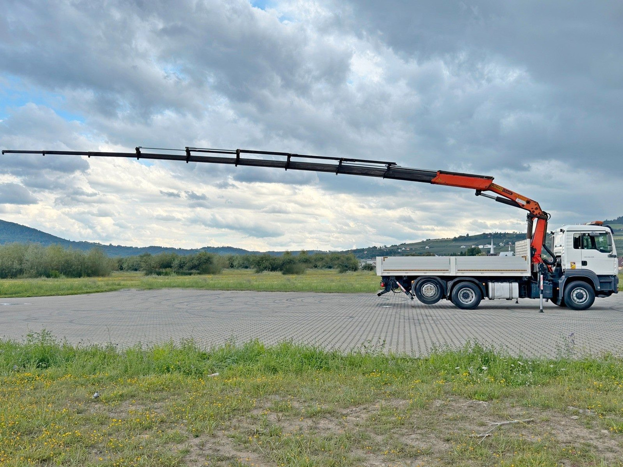 MAN TGA 26.430 Pritsche 5,50m + KRAN+ FUNK/6-4H2 MAN TGA 26.430 * PK 23002 + FUNK/6-4H2 - Darus autó: 5 kép. MAN TGA 26.430 Pritsche 5,50m + KRAN+ FUNK/6-4H2 MAN TGA 26.430 * PK 23002 + FUNK/6-4H2 - Darus autó: 5 kép.