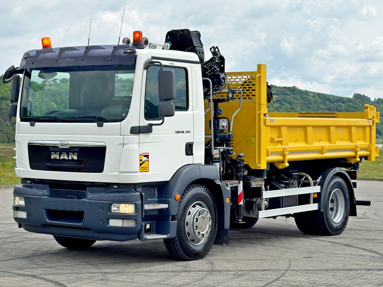 MAN TGM 18.340* KIPPER 4,05m*HIAB 111 B-2 HIDUO/FUNK - Darus autó: 5 kép. MAN TGM 18.340* KIPPER 4,05m*HIAB 111 B-2 HIDUO/FUNK - Darus autó: 5 kép.