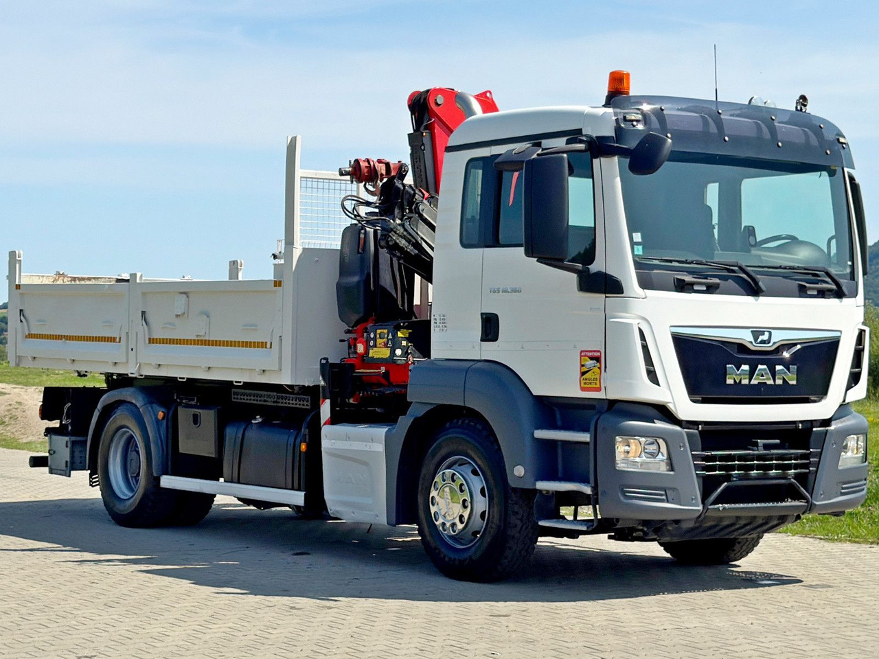 MAN TGS 18.360 * FASSI F135A.0.23 + FUNK * TOP - Billenőplatós teherautó, Darus autó: 4 kép. MAN TGS 18.360 * FASSI F135A.0.23 + FUNK * TOP - Billenőplatós teherautó, Darus autó: 4 kép.