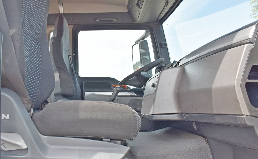 Vontató MAN TGS 26.320 * FASSI F170A.22 + FUNK* TOPZUSTAND MAN TGS 26.320 * FASSI F170A.22 + FUNK* TOPZUSTAND: 10 kép.