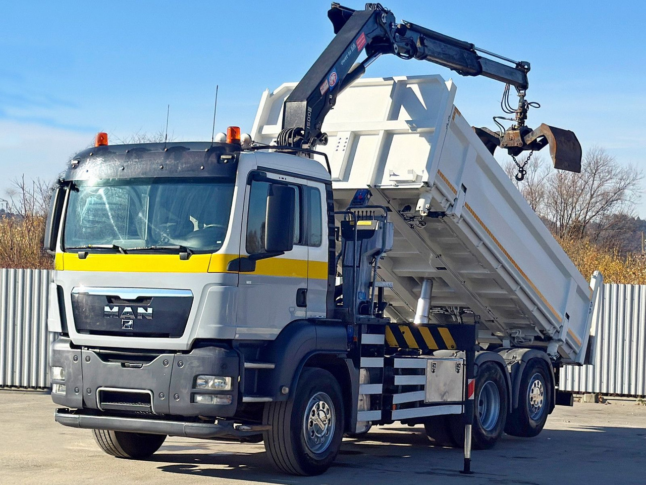 MAN TGS 28.320 * HMF 1500 - K2 * TOPZUSTAND - Darus autó: 2 kép. MAN TGS 28.320 * HMF 1500 - K2 * TOPZUSTAND - Darus autó: 2 kép.