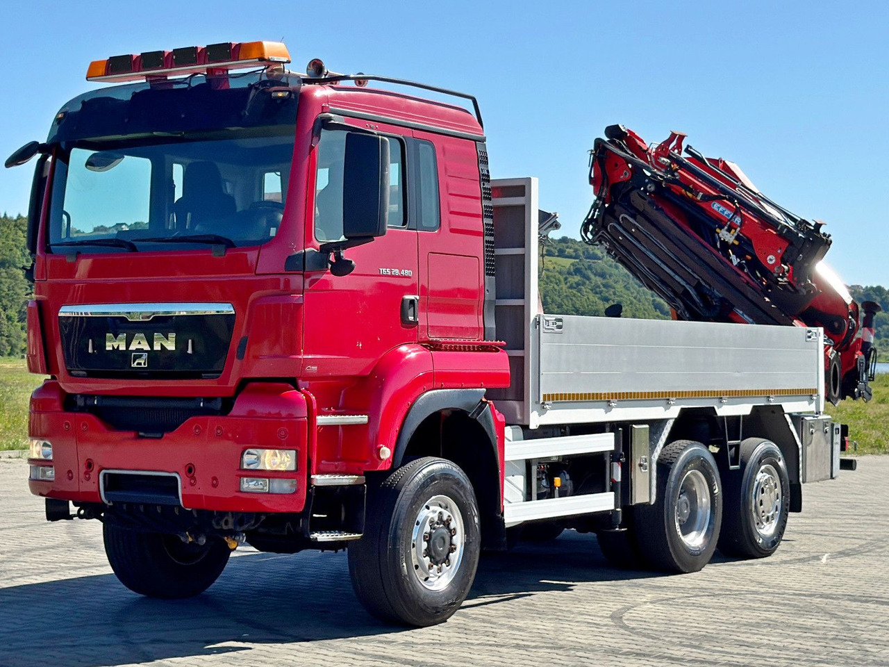 MAN TGS 28.480 * EFFER 255/5S + JIB 3S + FUNK * TOP - Darus autó: 4 kép. MAN TGS 28.480 * EFFER 255/5S + JIB 3S + FUNK * TOP - Darus autó: 4 kép.