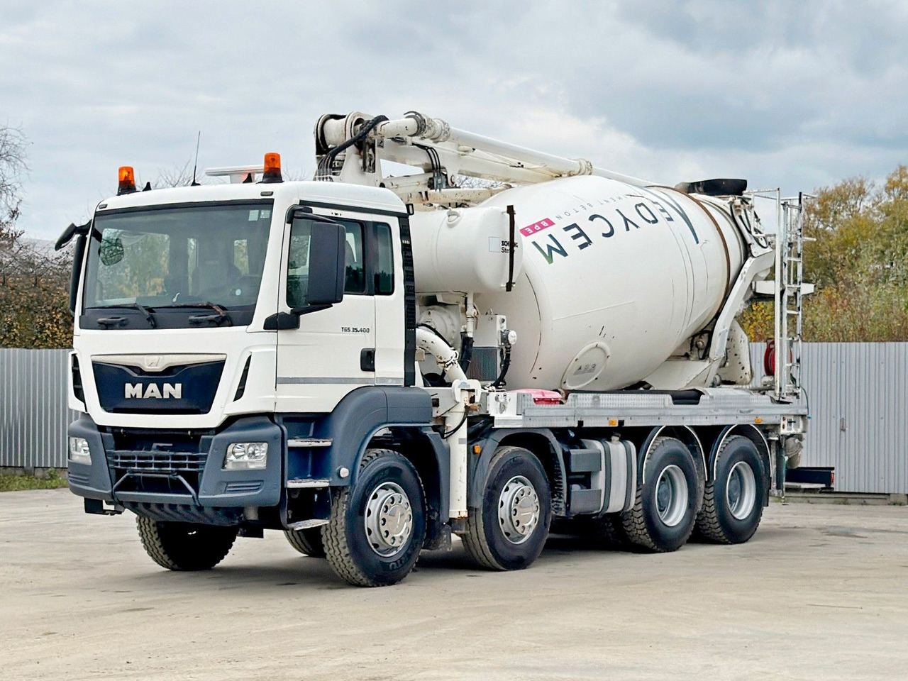 MAN TGS 35.400 BETONPUMPE * 8x4 / TOPZUSTAND - Betonpumpa: 2 kép. MAN TGS 35.400 BETONPUMPE * 8x4 / TOPZUSTAND - Betonpumpa: 2 kép.