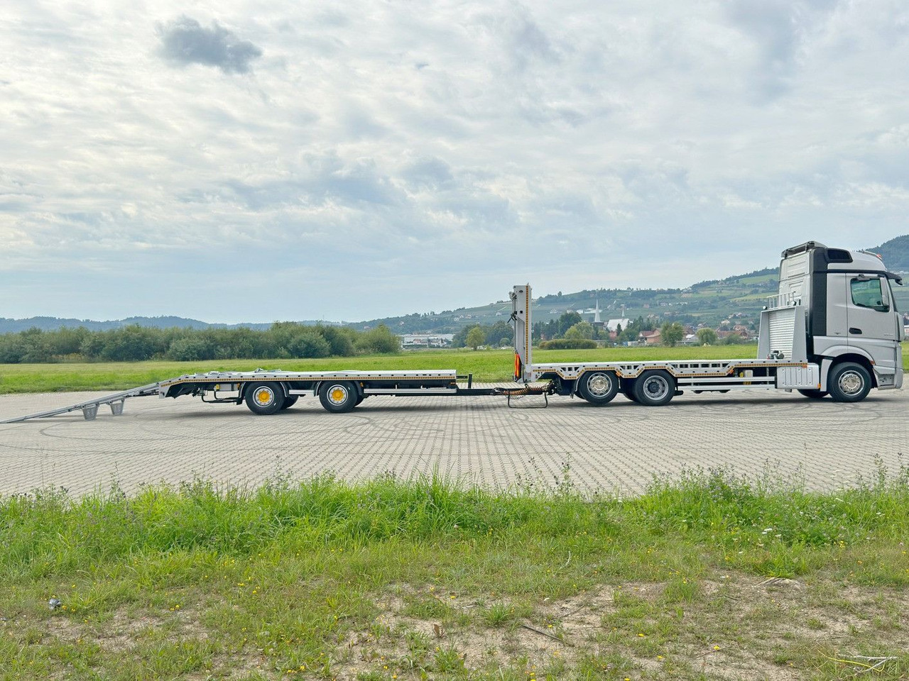 Mercedes-Benz ACTROS 2542 *ABSCHLEPPWAGEN 8,50m+Anhänger 7,32m - Vontató: 3 kép. Mercedes-Benz ACTROS 2542 *ABSCHLEPPWAGEN 8,50m+Anhänger 7,32m - Vontató: 3 kép.