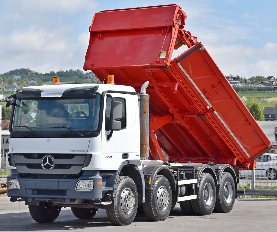 Mercedes-Benz ACTROS 3241 Kipper 5,70m + BORDMATIC / 8x4 - Billenőplatós teherautó: 3 kép. Mercedes-Benz ACTROS 3241 Kipper 5,70m + BORDMATIC / 8x4 - Billenőplatós teherautó: 3 kép.