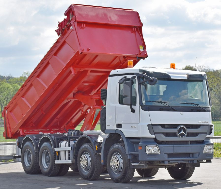 Mercedes-Benz ACTROS 3241 Kipper 5,70m + BORDMATIC / 8x4 - Billenőplatós teherautó: 4 kép. Mercedes-Benz ACTROS 3241 Kipper 5,70m + BORDMATIC / 8x4 - Billenőplatós teherautó: 4 kép.