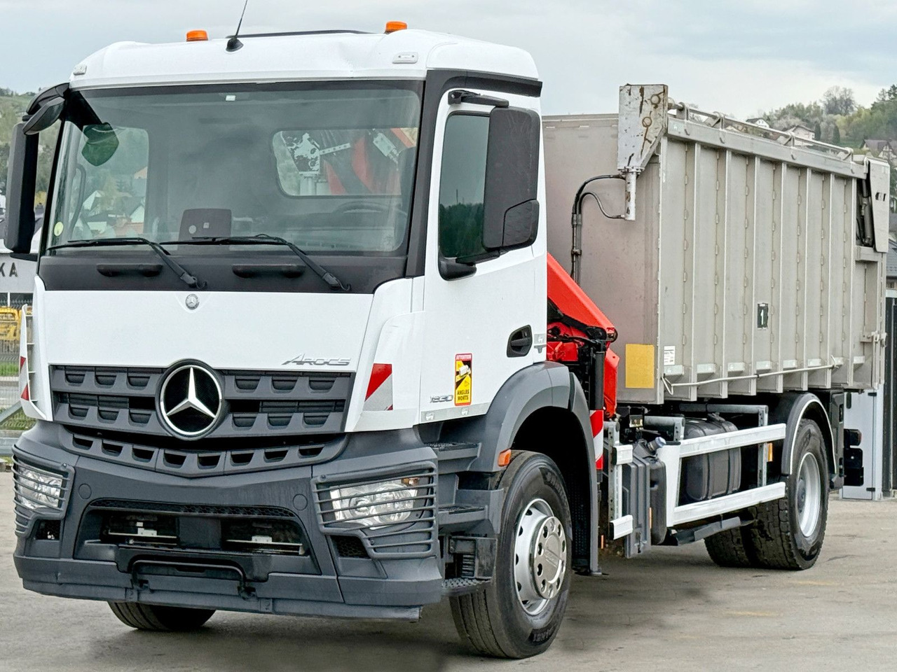 Mercedes-Benz AROCS 1830* KIPPER 5,00m * PK 7.501 SLD A + FUNK - Darus autó: 4 kép. Mercedes-Benz AROCS 1830* KIPPER 5,00m * PK 7.501 SLD A + FUNK - Darus autó: 4 kép.