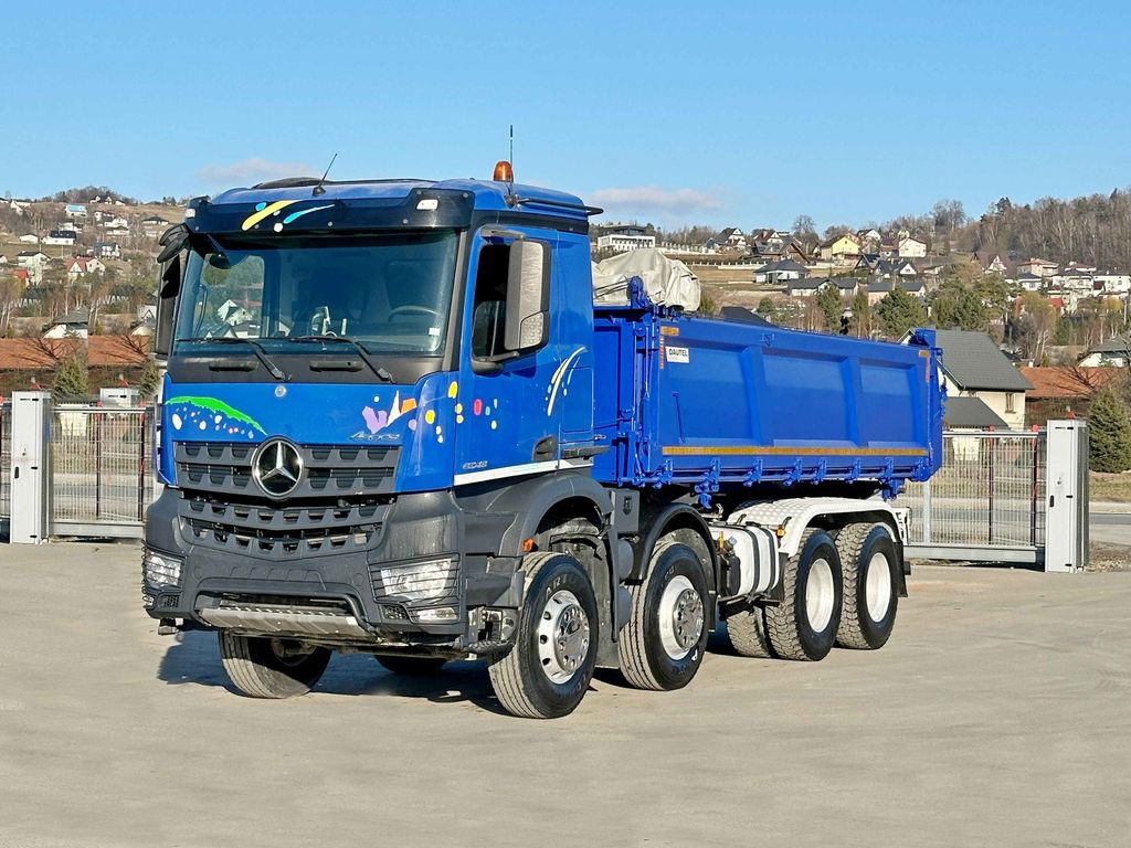 Mercedes-Benz AROCS 3243 * KIPPER 5,70 m * 8x4 * TOPZUSTAND - Billenőplatós teherautó, Darus autó: 2 kép. Mercedes-Benz AROCS 3243 * KIPPER 5,70 m * 8x4 * TOPZUSTAND - Billenőplatós teherautó, Darus autó: 2 kép.