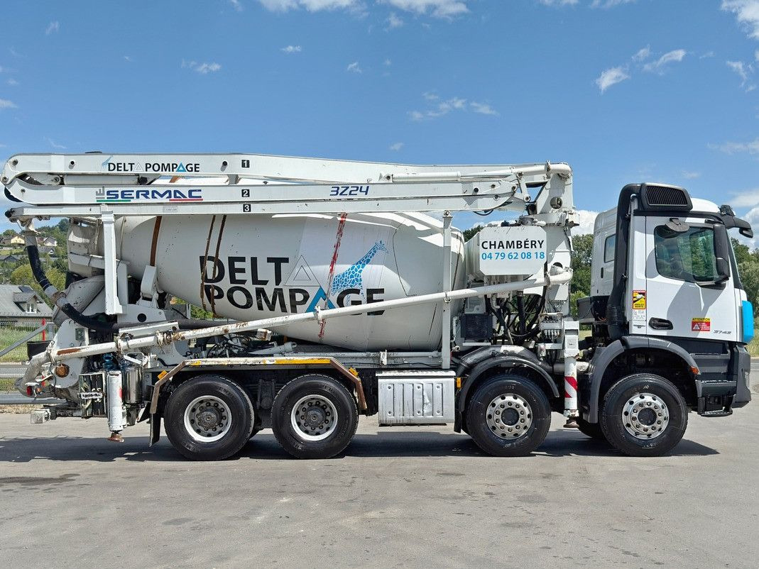 Mercedes-Benz AROCS 3743 * Betonpumpe + FUNK * 8x4 * TOP - Betonpumpa: 5 kép. Mercedes-Benz AROCS 3743 * Betonpumpe + FUNK * 8x4 * TOP - Betonpumpa: 5 kép.