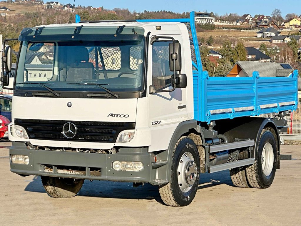 Mercedes-Benz ATEGO 1523 * KIPPER 4,30 m * TOPZUSTAND Mercedes-Benz ATEGO 1523 * KIPPER 4,30 m * TOPZUSTAND - Billenőplatós teherautó, Darus autó: 4 kép. Mercedes-Benz ATEGO 1523 * KIPPER 4,30 m * TOPZUSTAND Mercedes-Benz ATEGO 1523 * KIPPER 4,30 m * TOPZUSTAND - Billenőplatós teherautó, Darus autó: 4 kép.