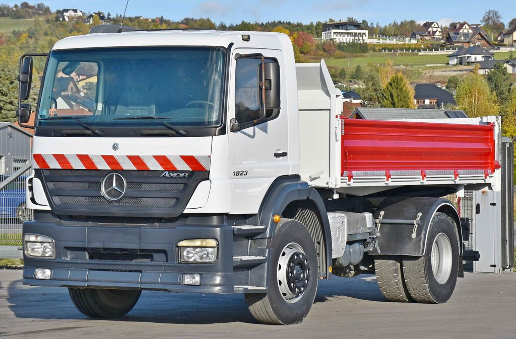 Mercedes-Benz AXOR 1823 * KIPPER 4,45 m * TOPZUSTAND - Billenőplatós teherautó, Darus autó: 5 kép. Mercedes-Benz AXOR 1823 * KIPPER 4,45 m * TOPZUSTAND - Billenőplatós teherautó, Darus autó: 5 kép.