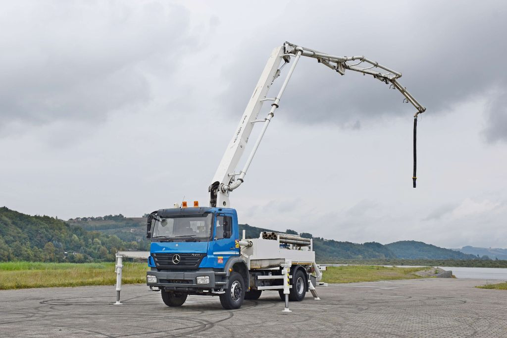 Mercedes-Benz AXOR 1833 * Betonpumpe 26 m + FUNK * TOP - Betonpumpa: 3 kép. Mercedes-Benz AXOR 1833 * Betonpumpe 26 m + FUNK * TOP - Betonpumpa: 3 kép.