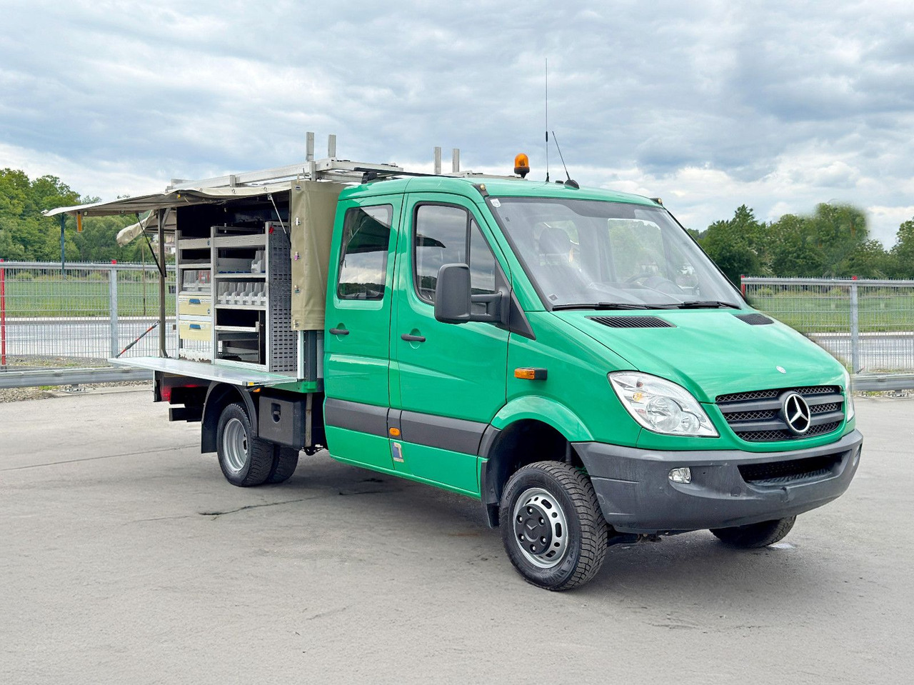 Mercedes-Benz Sprinter 516 CDI* Doppel Kabine! 4x4 *TOPZUSTAND - Billenőplatós kisteherautó: 2 kép. Mercedes-Benz Sprinter 516 CDI* Doppel Kabine! 4x4 *TOPZUSTAND - Billenőplatós kisteherautó: 2 kép.