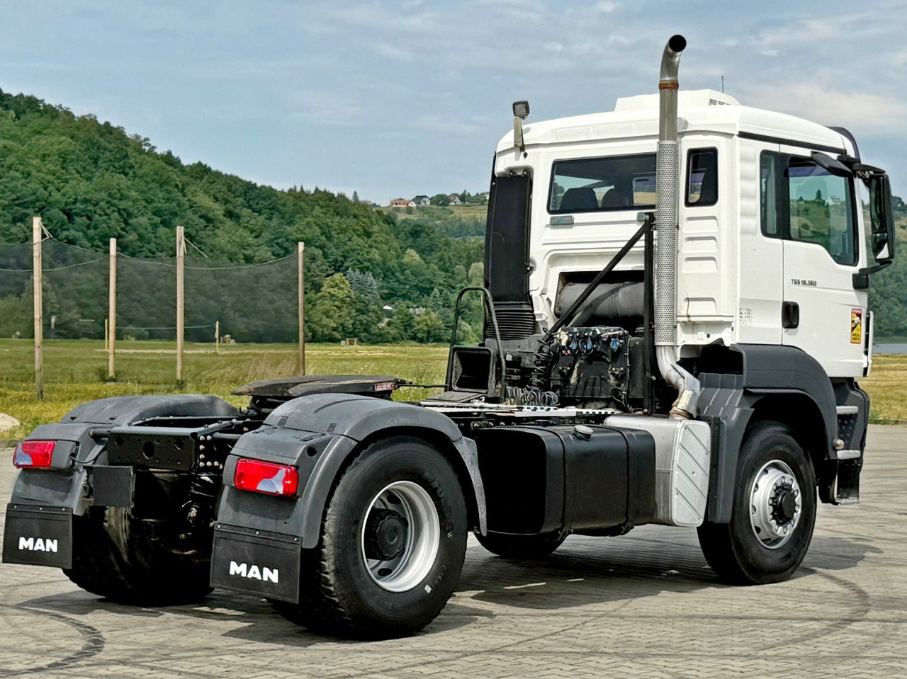 MAN TGS 18.360 * Sattelzugmaschine * 4x4 * TOP - Nyergesvontató: 4 kép. MAN TGS 18.360 * Sattelzugmaschine * 4x4 * TOP - Nyergesvontató: 4 kép.