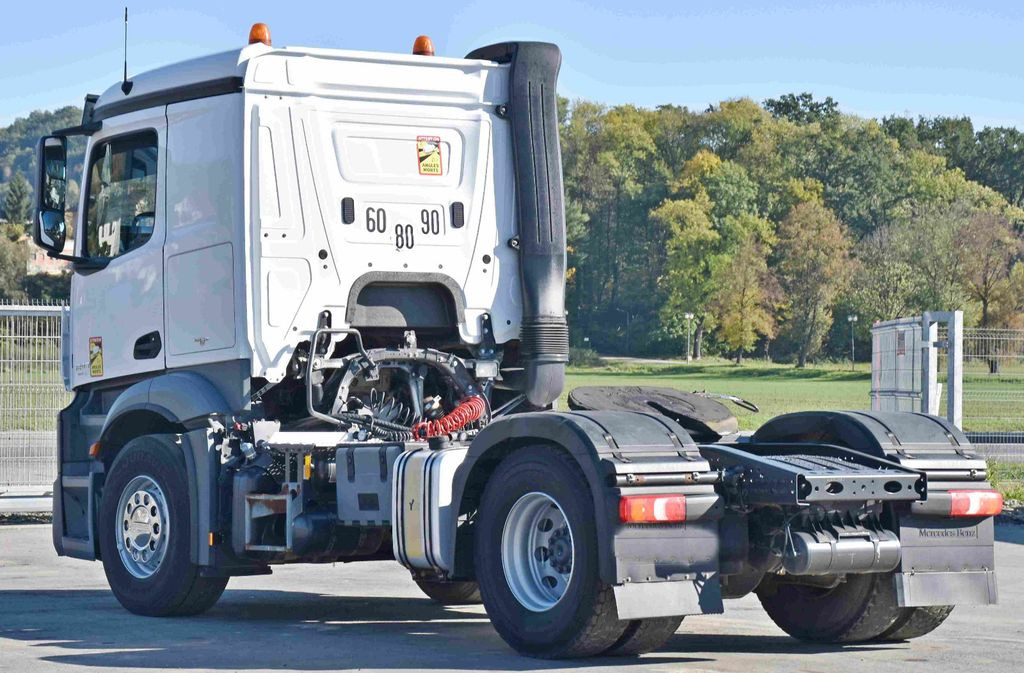 Mercedes-Benz ACTROS 1843 * Sattelzugmaschine * TOPZUSTAND - Nyergesvontató: 4 kép. Mercedes-Benz ACTROS 1843 * Sattelzugmaschine * TOPZUSTAND - Nyergesvontató: 4 kép.