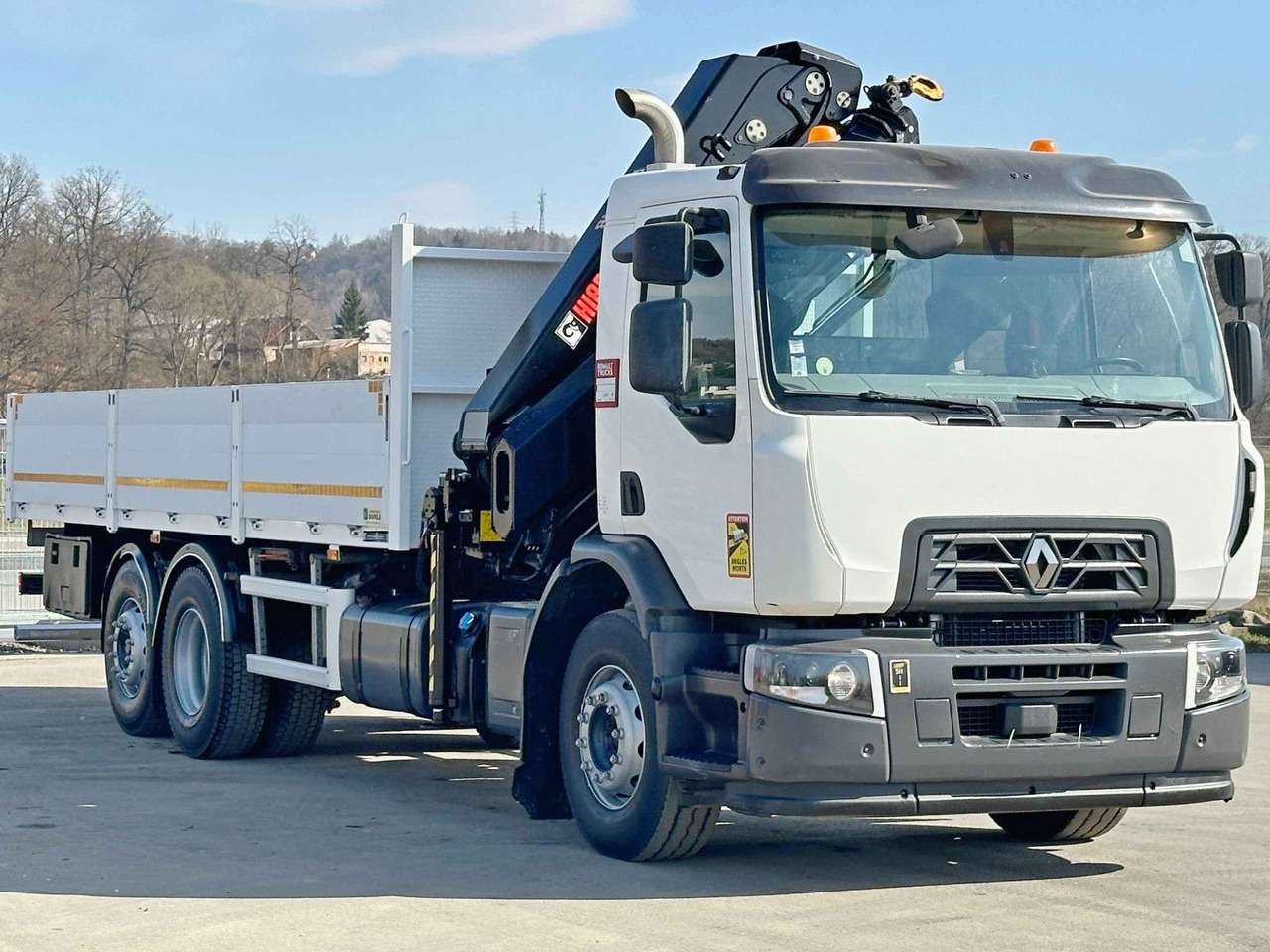 Renault C 320 * HIAB 211 EP - 2 HIDUO + FUNK *TOPZUSTAND - Darus autó: 3 kép. Renault C 320 * HIAB 211 EP - 2 HIDUO + FUNK *TOPZUSTAND - Darus autó: 3 kép.