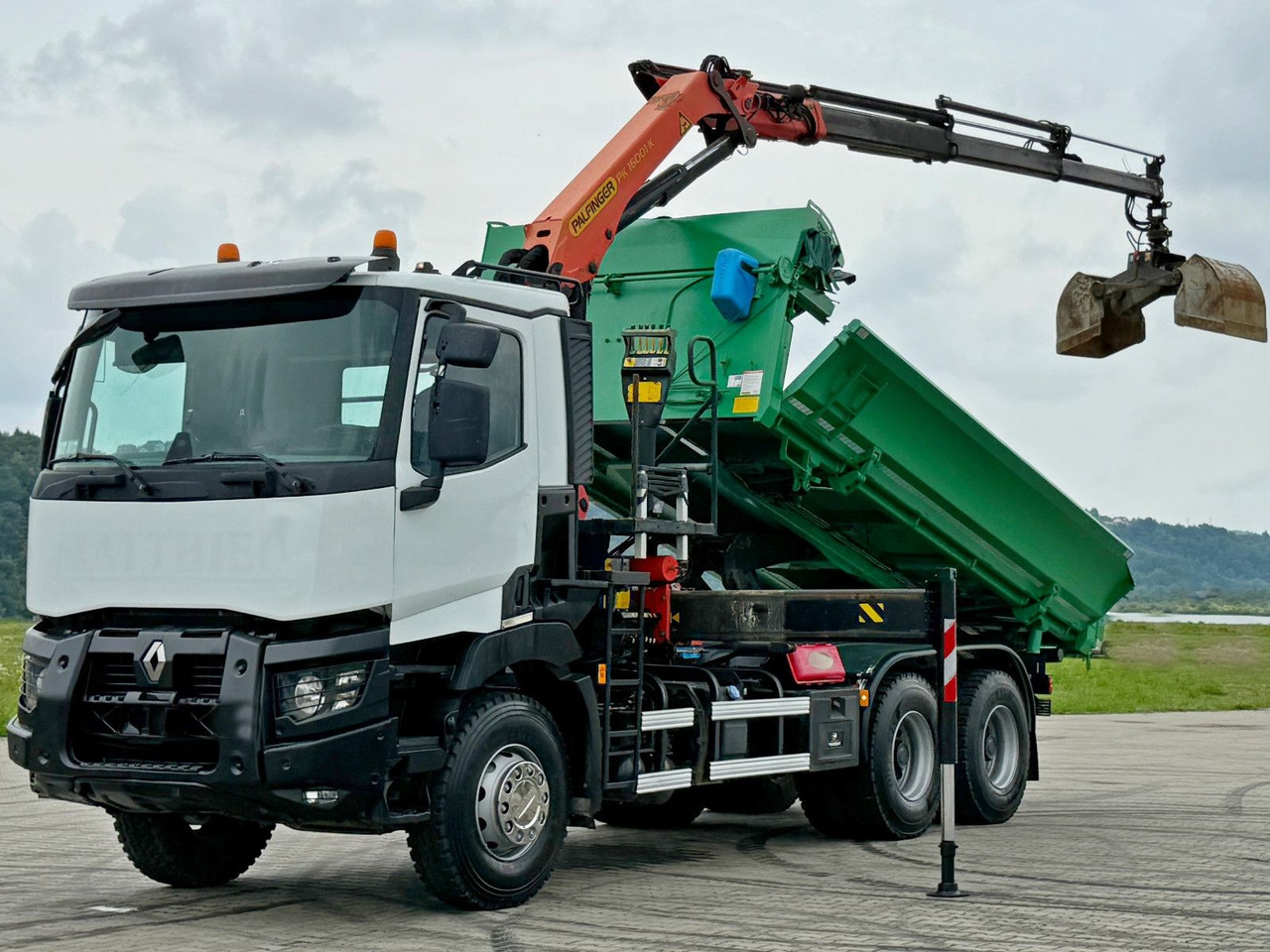 Renault C 430 *KIPPER 5,10 m + PK 16001 - K B* 6x4 - Billenőplatós teherautó, Darus autó: 3 kép. Renault C 430 *KIPPER 5,10 m + PK 16001 - K B* 6x4 - Billenőplatós teherautó, Darus autó: 3 kép.
