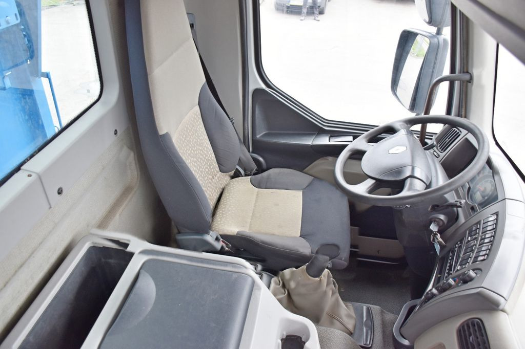 Interior photo 1: Billenőplatós teherautó Renault KERAX 410* KIPPER 5,20 m + BORDMATIC / 6x4 Renault KERAX 410* KIPPER 5,20 m + BORDMATIC / 6x4