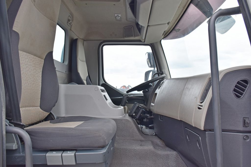 Billenőplatós teherautó Renault KERAX 410* KIPPER 5,20 m + BORDMATIC / 6x4 Renault KERAX 410* KIPPER 5,20 m + BORDMATIC / 6x4: 11 kép.