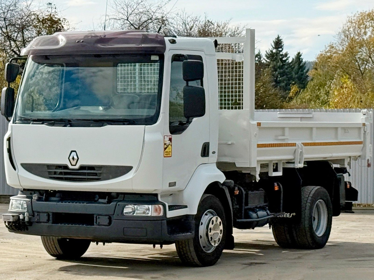 Renault MIDLUM 220 DCI *KIPPER 3,80m * BORDMATIC - Billenőplatós teherautó, Darus autó: 4 kép. Renault MIDLUM 220 DCI *KIPPER 3,80m * BORDMATIC - Billenőplatós teherautó, Darus autó: 4 kép.