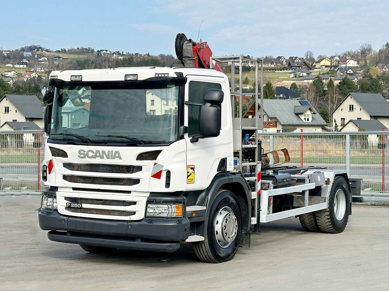 Scania P 250 * HMF 635 K2 + FUNK * TOPZUSTAND - Darus autó: 2 kép. Scania P 250 * HMF 635 K2 + FUNK * TOPZUSTAND - Darus autó: 2 kép.