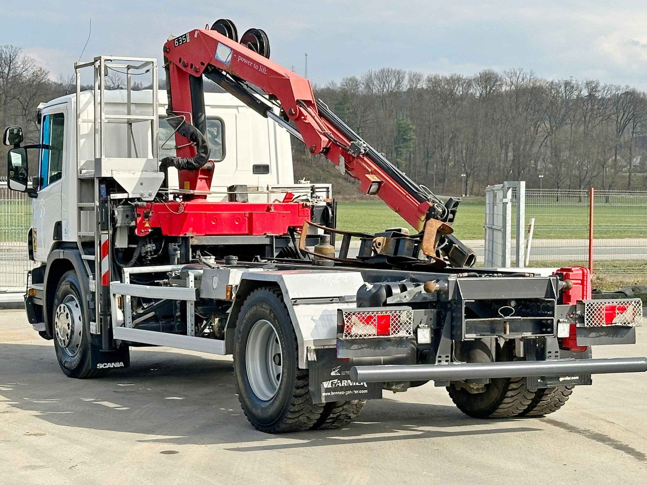 Scania P 250 * HMF 635 K2 + FUNK * TOPZUSTAND - Darus autó: 4 kép. Scania P 250 * HMF 635 K2 + FUNK * TOPZUSTAND - Darus autó: 4 kép.