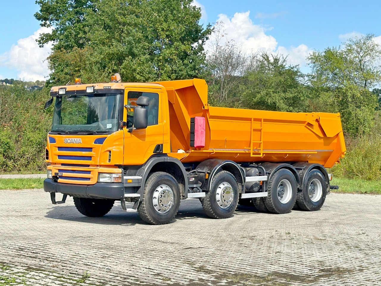 Scania P 380 Kipper * 8x4 * TOPZUSTAND - Billenőplatós teherautó: 2 kép. Scania P 380 Kipper * 8x4 * TOPZUSTAND - Billenőplatós teherautó: 2 kép.