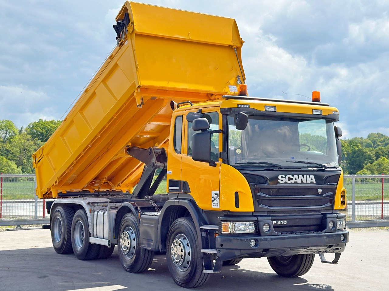 Scania P 410 Kipper 6,00m * 8x4 * TOPZUSTAND ! Scania P 410 Kipper 6,00m * 8x4 * TOPZUSTAND ! - Billenőplatós teherautó: 4 kép. Scania P 410 Kipper 6,00m * 8x4 * TOPZUSTAND ! Scania P 410 Kipper 6,00m * 8x4 * TOPZUSTAND ! - Billenőplatós teherautó: 4 kép.