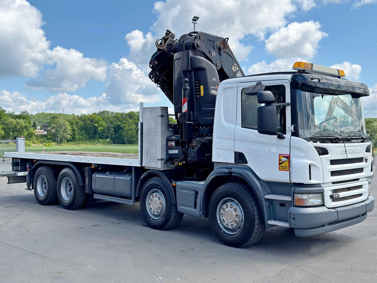 Scania P 420* PLATFORM 6,80m * HIAB 600 EP-5/FUNK * 8x4 - Darus autó: 3 kép. Scania P 420* PLATFORM 6,80m * HIAB 600 EP-5/FUNK * 8x4 - Darus autó: 3 kép.