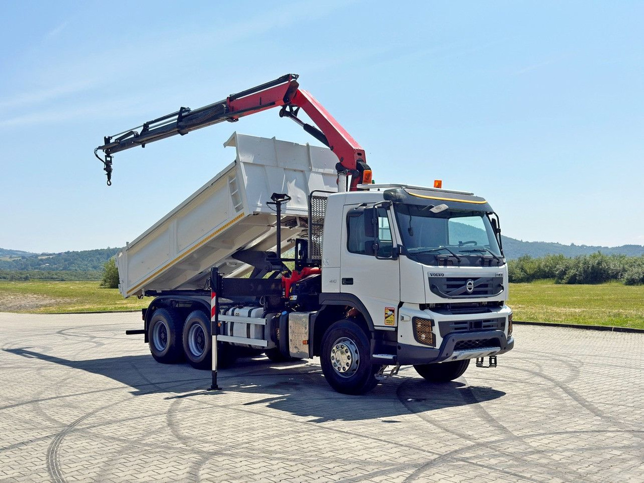 Volvo FMX 410 Kipper 4,70m *PK 14002-EH B/FUNK *6x4 - Darus autó: 2 kép. Volvo FMX 410 Kipper 4,70m *PK 14002-EH B/FUNK *6x4 - Darus autó: 2 kép.