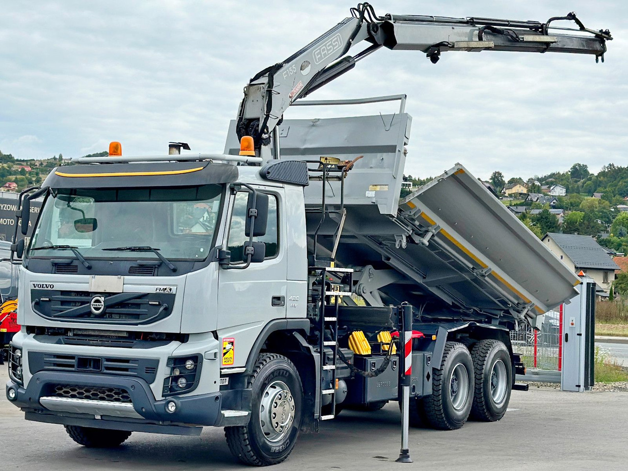 Volvo FMX 420 Kipper 5,10m *FASSI F155A.0.22+FUNK/6x4 - Billenőplatós teherautó: 3 kép. Volvo FMX 420 Kipper 5,10m *FASSI F155A.0.22+FUNK/6x4 - Billenőplatós teherautó: 3 kép.