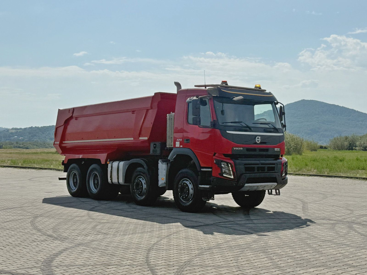 Volvo FMX 420 Kipper * TOPZUSTAND / 8x4 ! - Billenőplatós teherautó: 2 kép. Volvo FMX 420 Kipper * TOPZUSTAND / 8x4 ! - Billenőplatós teherautó: 2 kép.