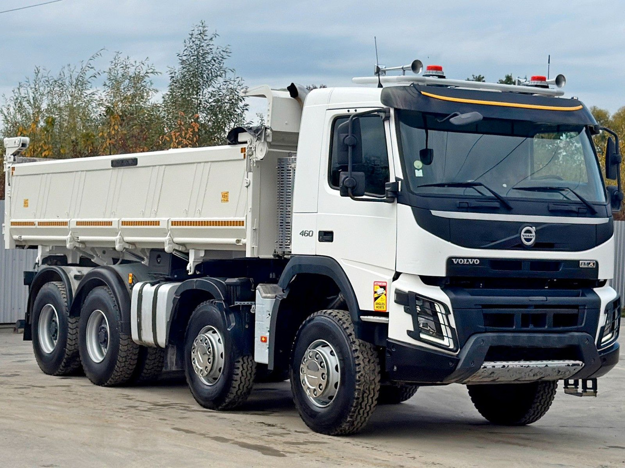 Volvo FMX 460 Kipper * BORDMATIC * 8x4 * TOPZUSTAND - Billenőplatós teherautó: 5 kép. Volvo FMX 460 Kipper * BORDMATIC * 8x4 * TOPZUSTAND - Billenőplatós teherautó: 5 kép.