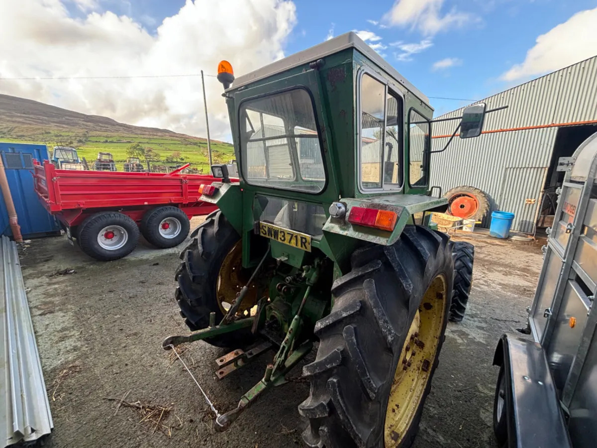 Traktor John Deere 2130 4WD: 6 kép.
