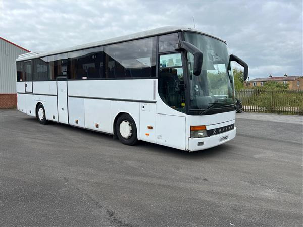 2004 Setra 315 GT 49 Seat coach, MOT November, 6 cylinder, 6 speed manual, excellent runner. - Távolsági busz: 3 kép. 2004 Setra 315 GT 49 Seat coach, MOT November, 6 cylinder, 6 speed manual, excellent runner. - Távolsági busz: 3 kép.