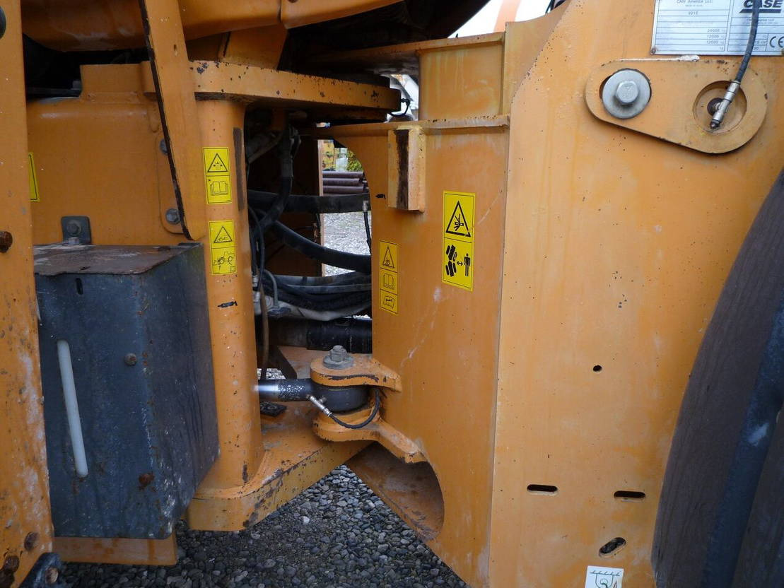 Gumikerekes homlokrakodó Case 921E: 11 kép. Gumikerekes homlokrakodó Case 921E: 11 kép.