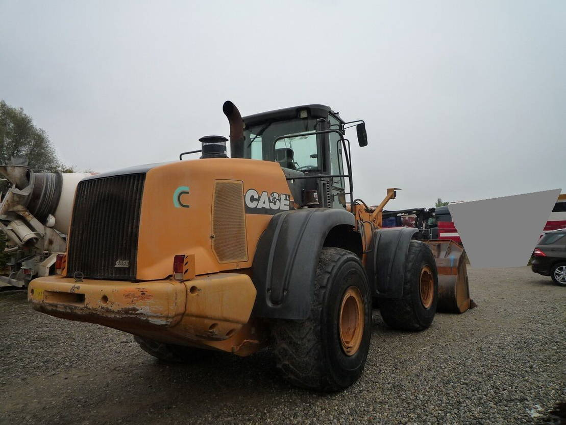 Gumikerekes homlokrakodó Case 921E: 8 kép. Gumikerekes homlokrakodó Case 921E: 8 kép.