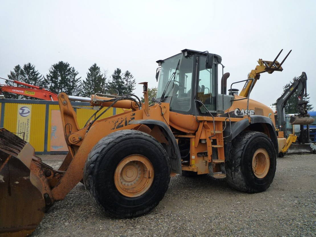 Gumikerekes homlokrakodó Case 921E: 6 kép. Gumikerekes homlokrakodó Case 921E: 6 kép.