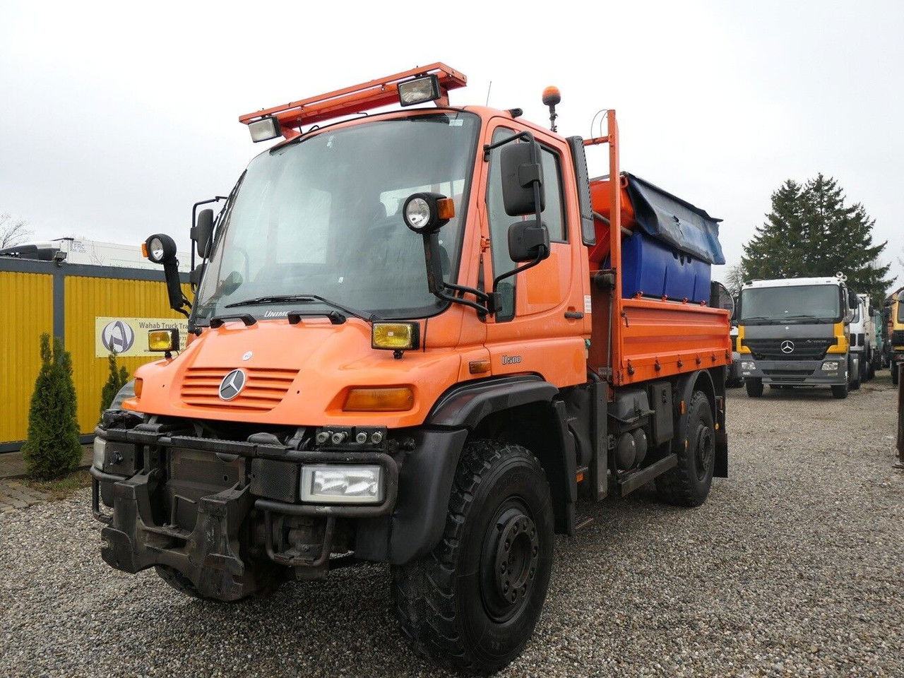 Mercedes-Benz Unimog U500 - Hóeltakarító gép: 2 kép. Mercedes-Benz Unimog U500 - Hóeltakarító gép: 2 kép.