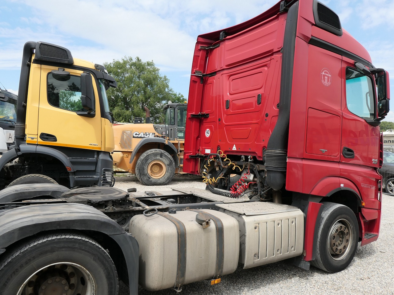 Mercedes Benz Actros 1845 - Nyergesvontató: 5 kép. Mercedes Benz Actros 1845 - Nyergesvontató: 5 kép.