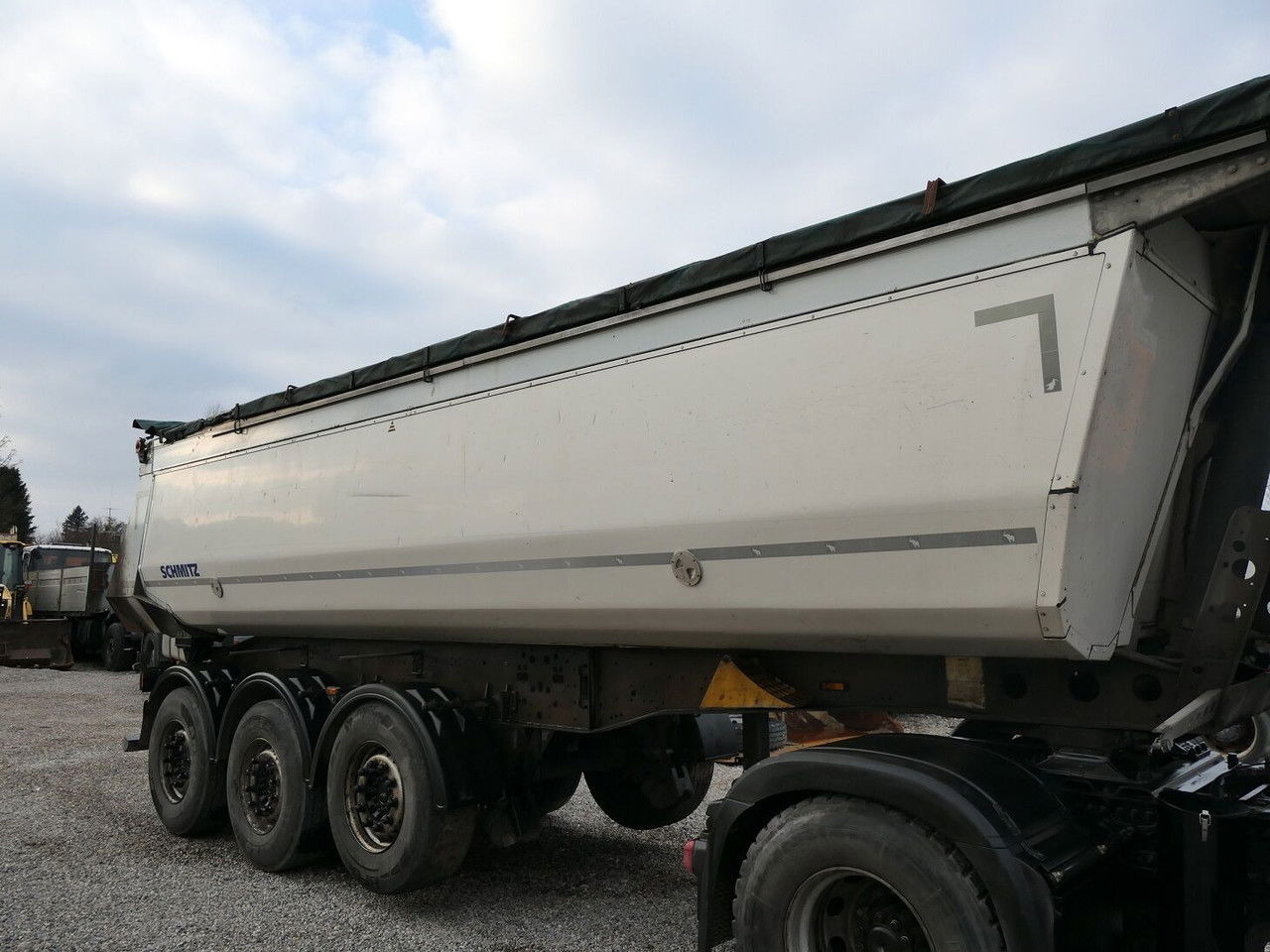 Schmitz Cargobull SGF S3 - Félpótkocsi billenőplatós: 4 kép. Schmitz Cargobull SGF S3 - Félpótkocsi billenőplatós: 4 kép.