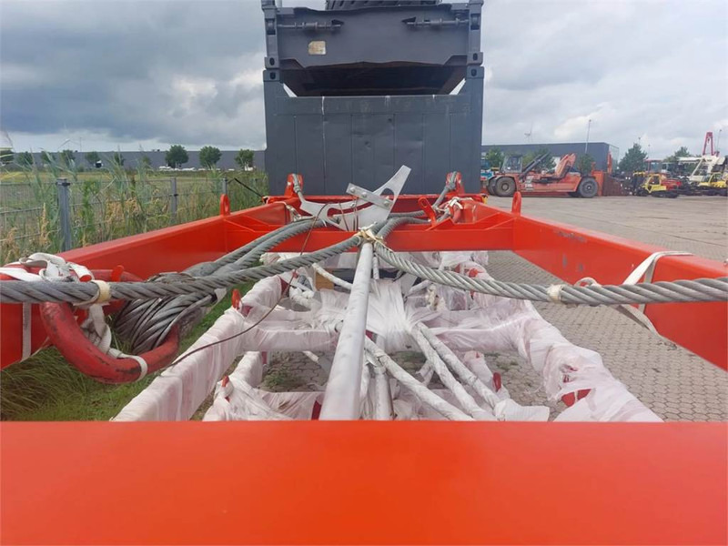 Adapterek - Anyagmozgató gép FORKLIFTCENTER 20FT SEMI-AUTOMATIC SPREADER: 6 kép.
