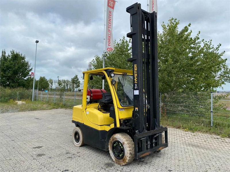 Hyster H4.0FT - Gázüzemű targonca: 3 kép. Hyster H4.0FT - Gázüzemű targonca: 3 kép.