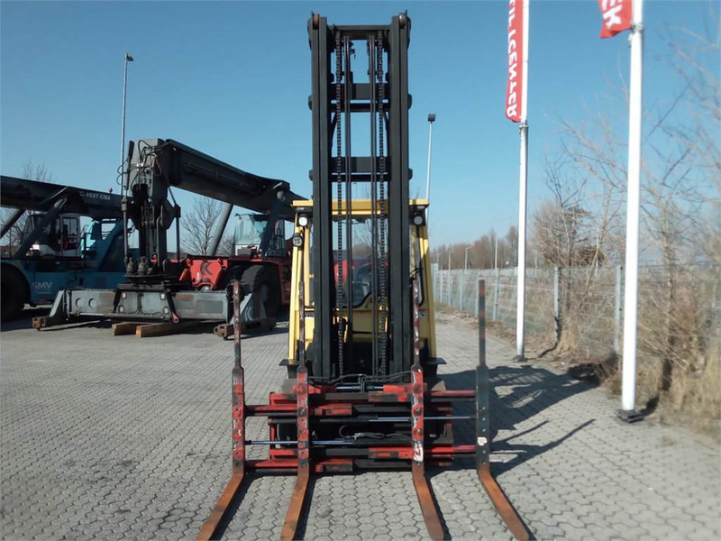 Hyster H4.0FT5 - Gázüzemű targonca: 2 kép. Hyster H4.0FT5 - Gázüzemű targonca: 2 kép.